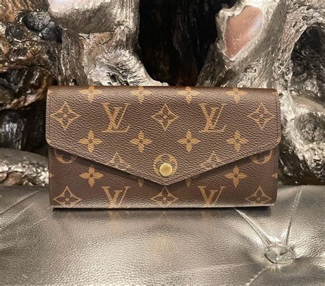 louis vuitton sarah wallet cheap|louis vuitton sarah wallet damier.